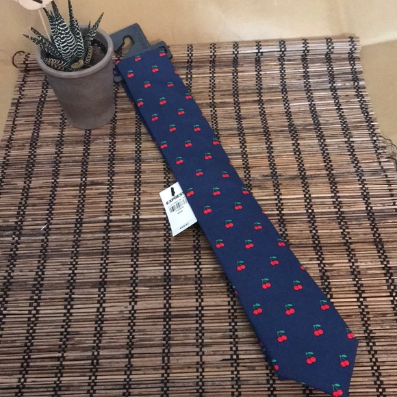 NWT Express Tie - Picture 2 of 3